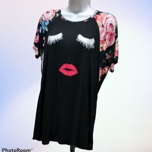 Dream Style Pucker Up Kiss Me Lips Graphic T-shirt